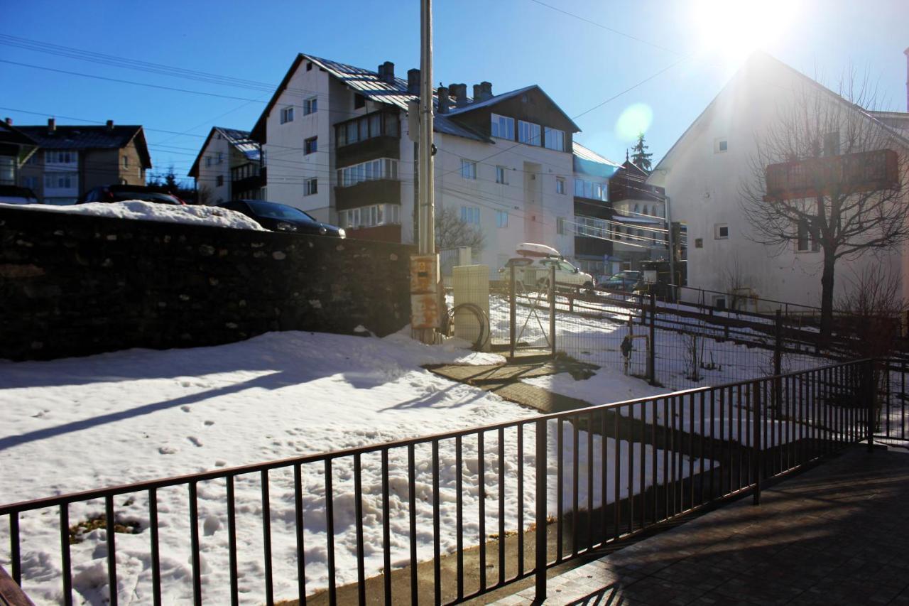 Happy Holiday Apartments Predeal Exterior photo