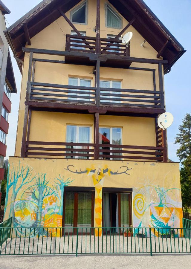 Happy Holiday Apartments Predeal Exterior photo